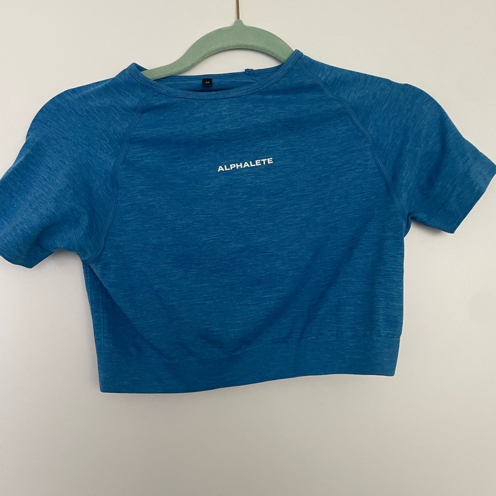 Alphalete Crop top